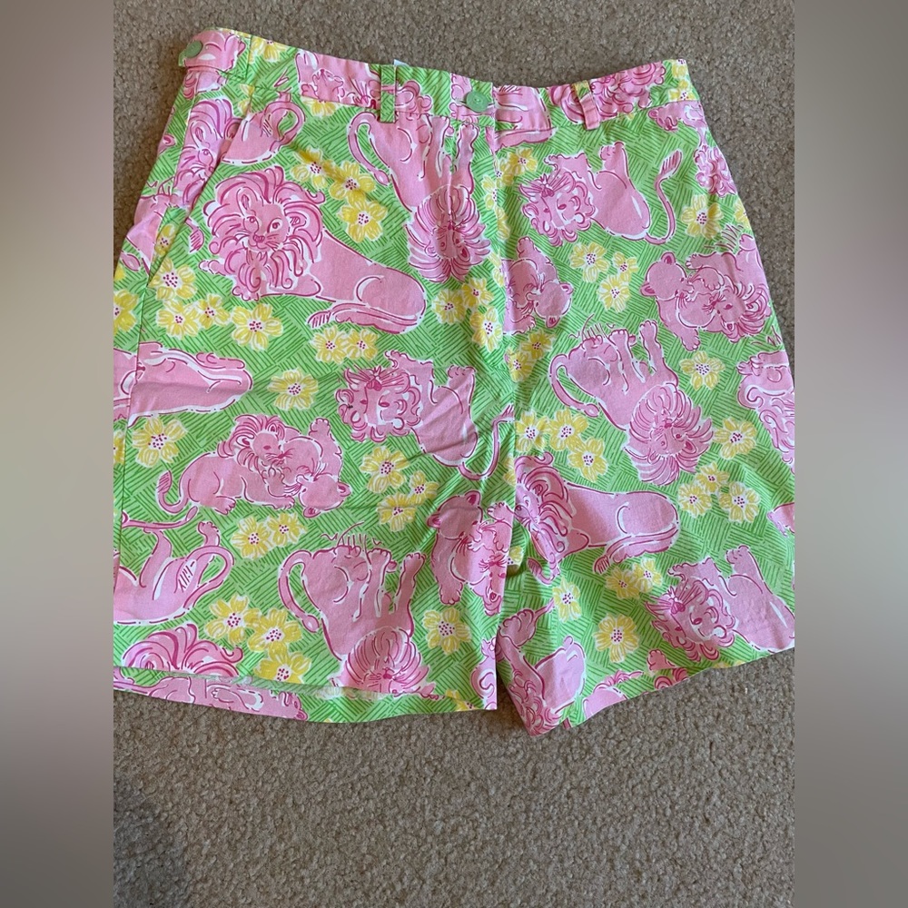 Lilly Pulitzer shorts size 2 play condition or for fabric